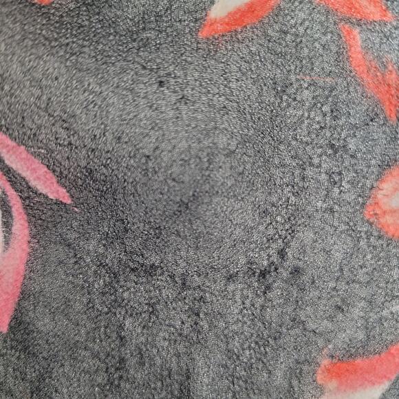 St. John 100% Silk Short Sleeve Tiered Floral Print Top Size 16 Feminine Flowy - Picture 8 of 12